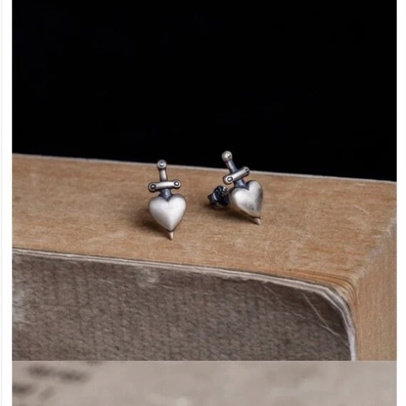 Single Accent 925 Sterling silver retro punk piercing heart sword stud earring - Picture 3 of 6